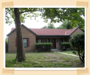 Lease duplex at 502-504 W. Comanche